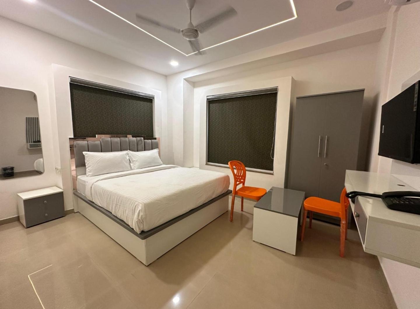 Hotel O The Leela Inn Pune Exterior photo